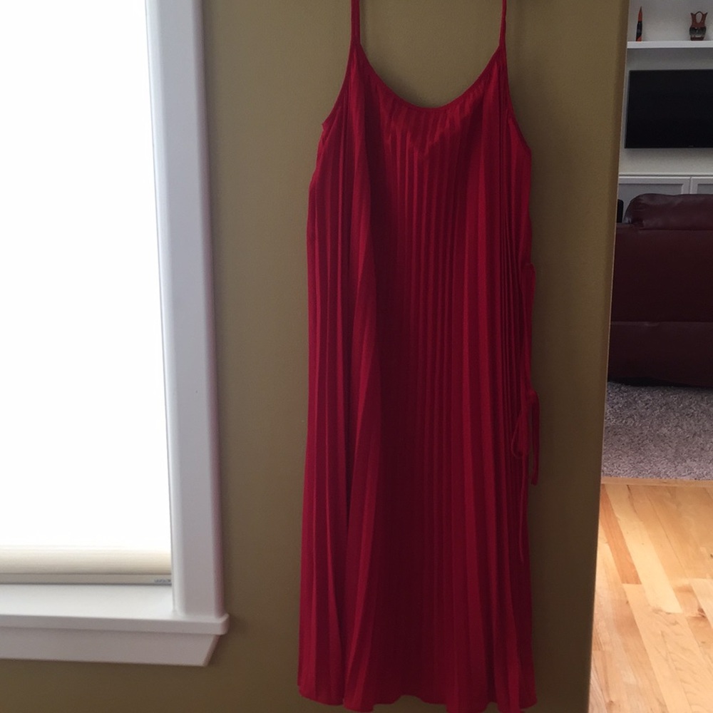 💋2/$30💋 NWT H &M ruffle dress